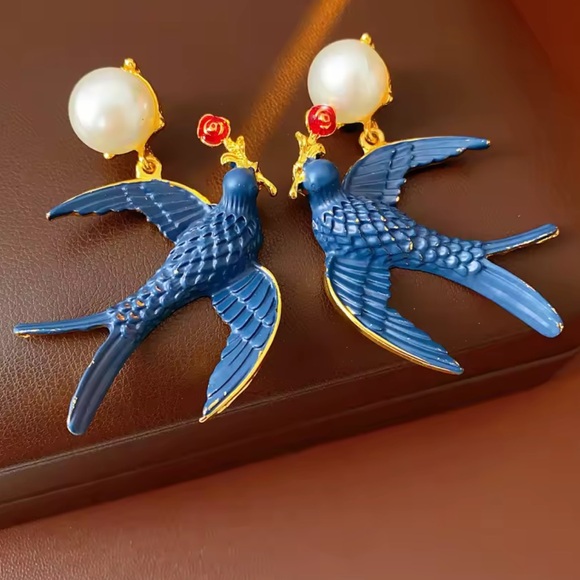 Vintage Swallow Pearl Gold Couture Necklace Earrings Set - Picture 8 of 16